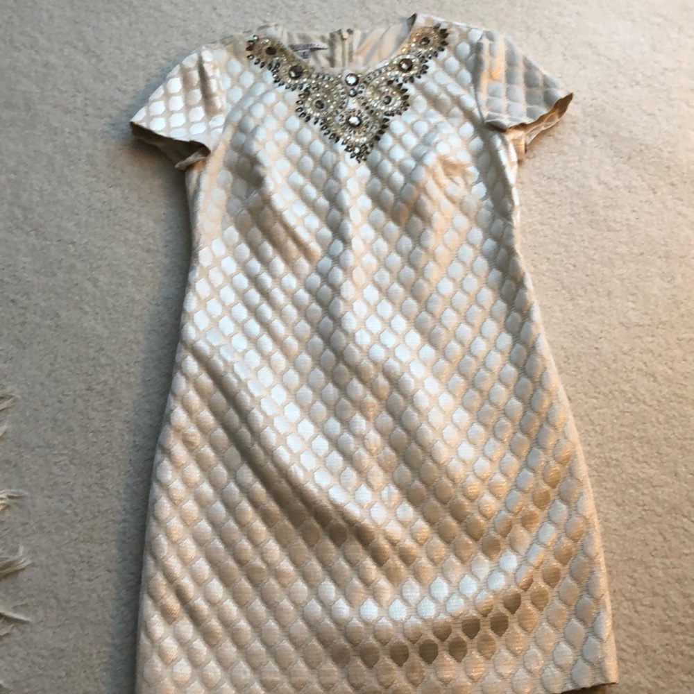 Maggie London cocktail dress w/ decorative jewel design neckline!